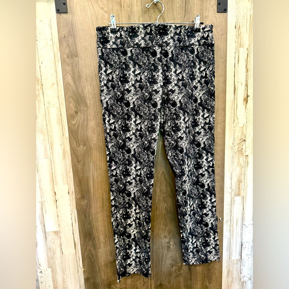 Elliott Lauren control stretch snakeskin ankle pants size 12